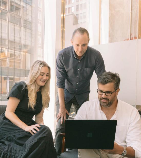 groupe de personnes au travail